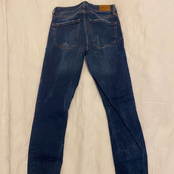 Zara Distressed Skinny Jeans-Size 2 - Picture 2 of 2